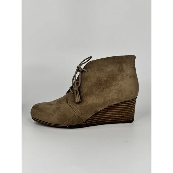 Dr. Scholl’s Dakota Wedge Booties Taupe Faux Suede Lace Up Ankle Boots Women’s 9 - Picture 2 of 16